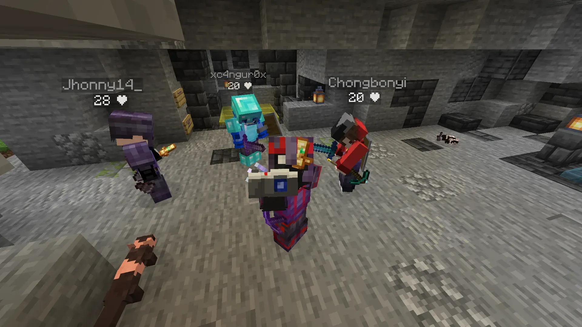 4 jugadores hablando sobre el reto en el spawn